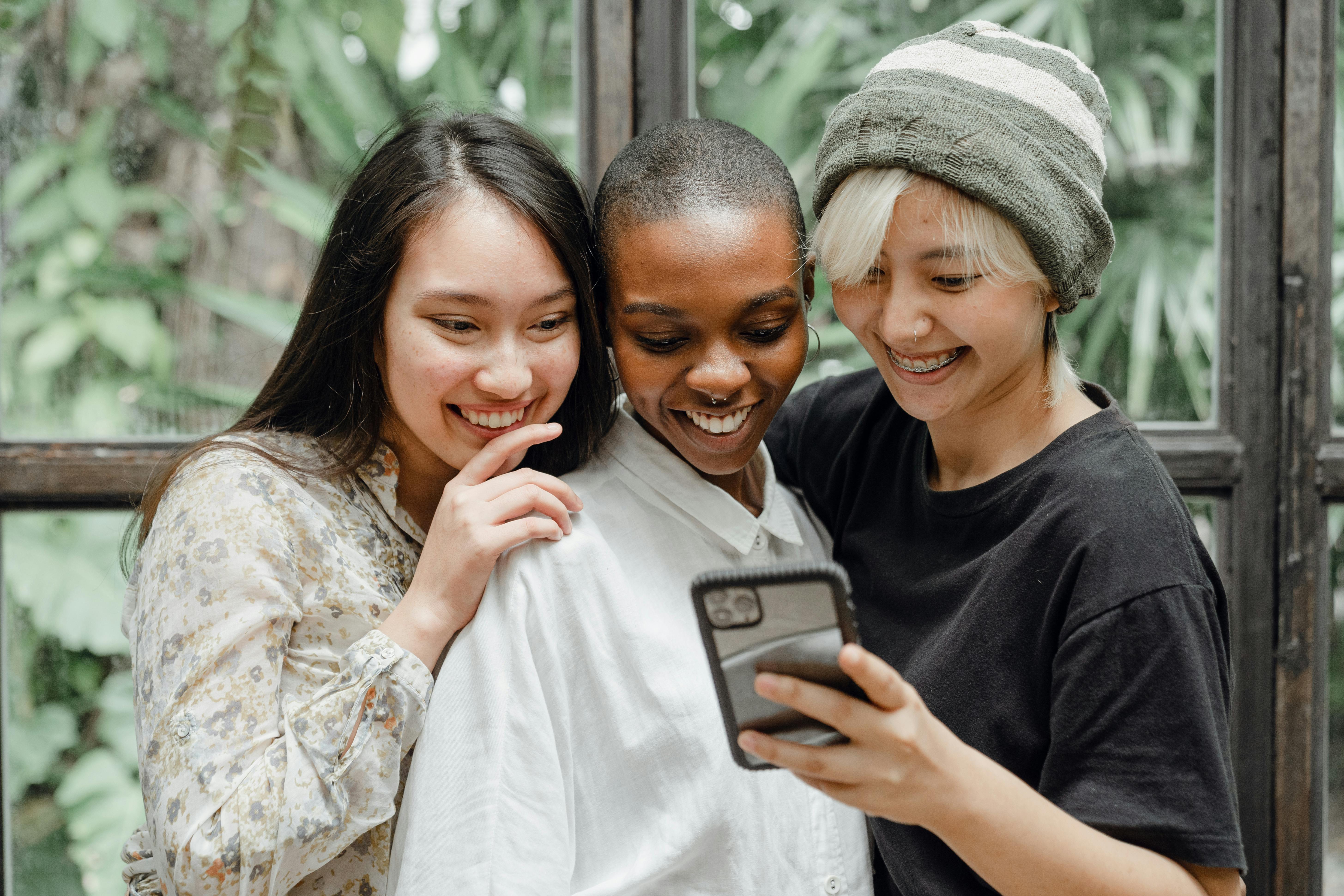 Volunteer mentoring with EmpowHERto